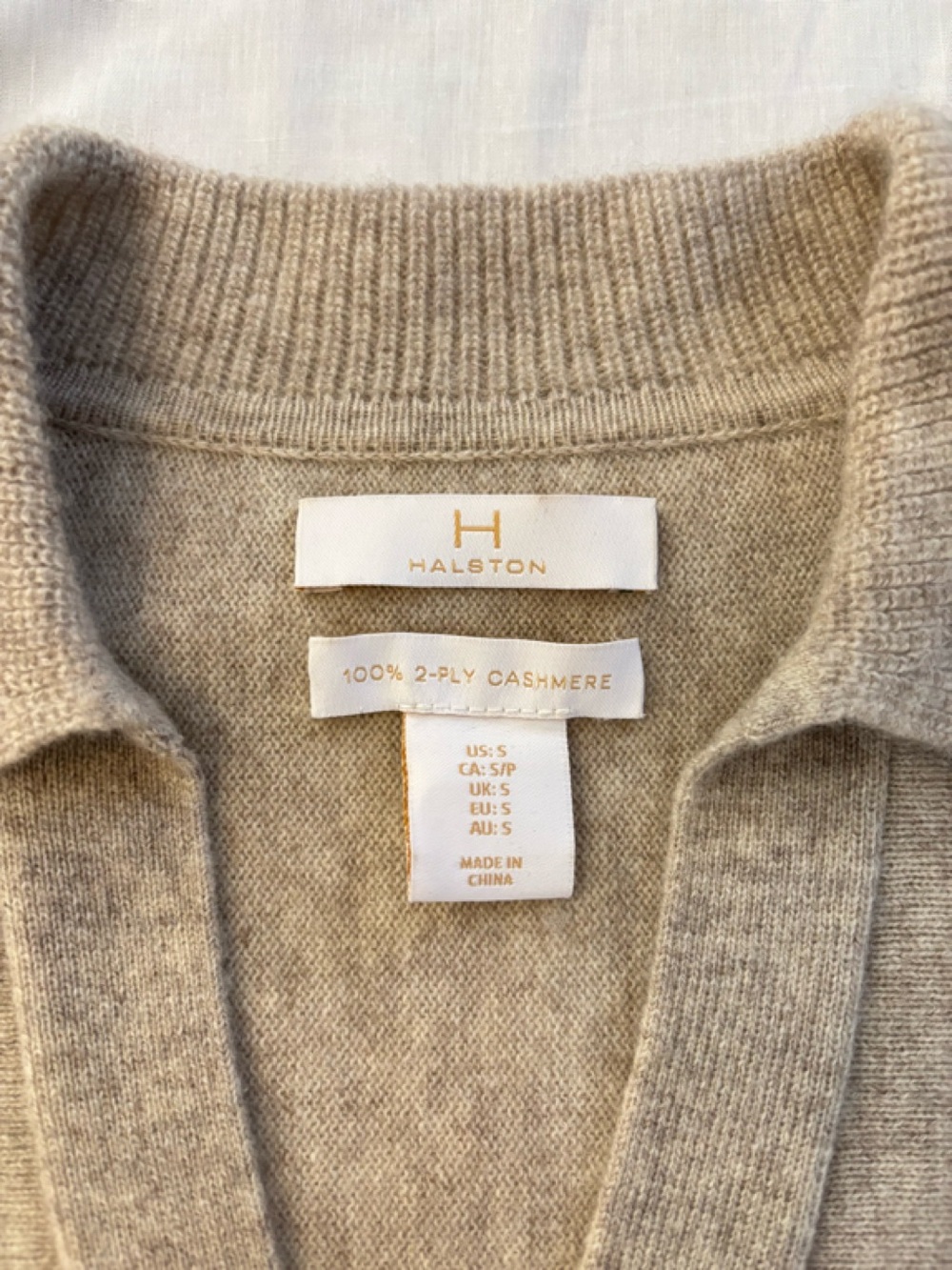 Halston 100% 2-ply cashmere sweater - Picture 3 of 6